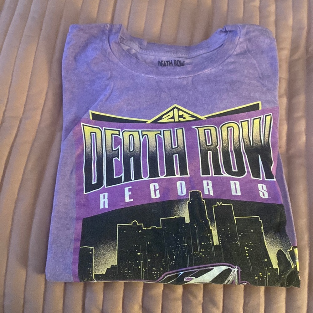 This is a woman’s large death row shirt